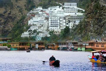 Kashmir,Vaishno Devi - Amritsar  Tour Package